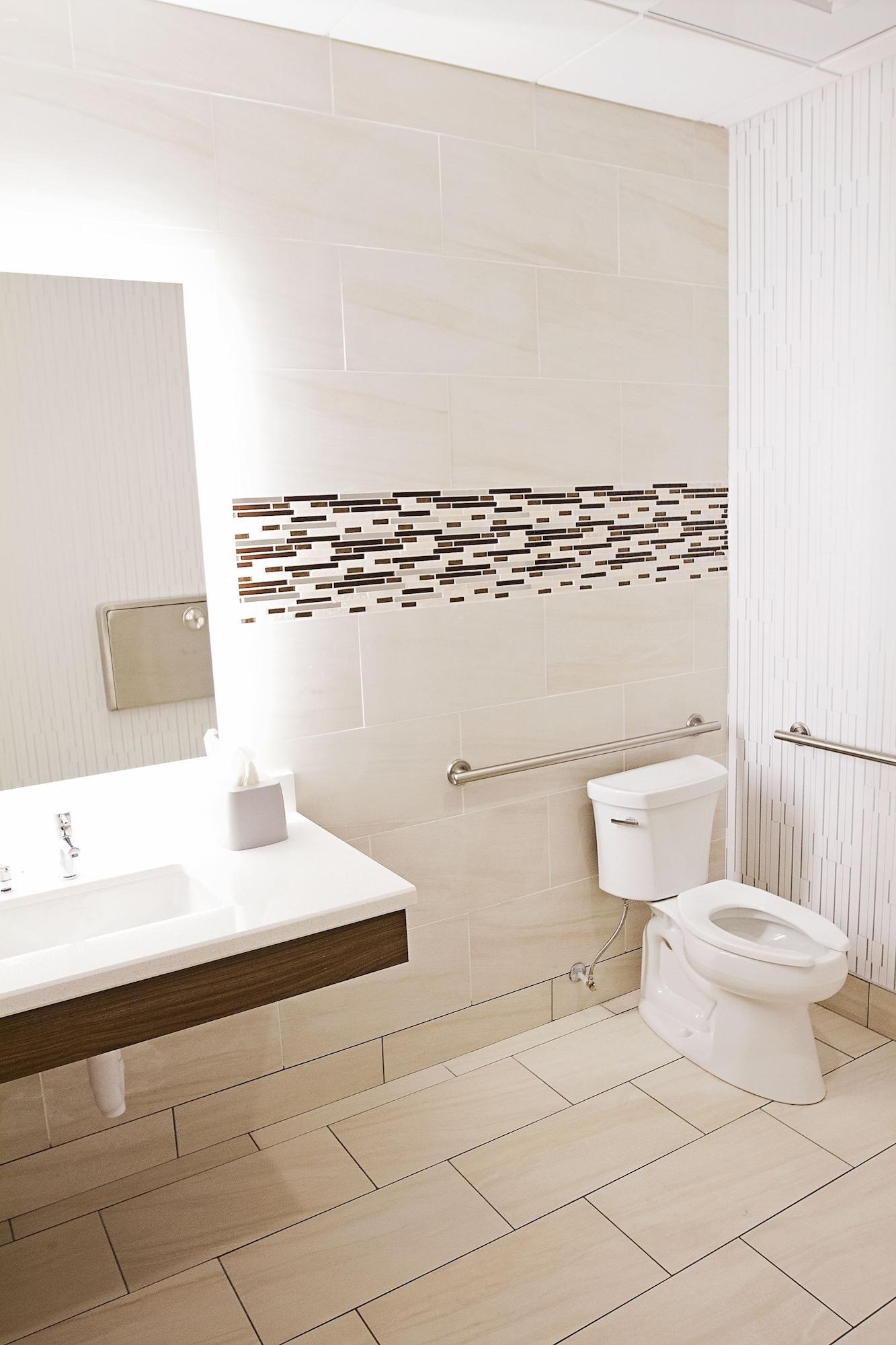 Holiday Inn Express & Suites Greenwood Mall By Ihg Экстерьер фото