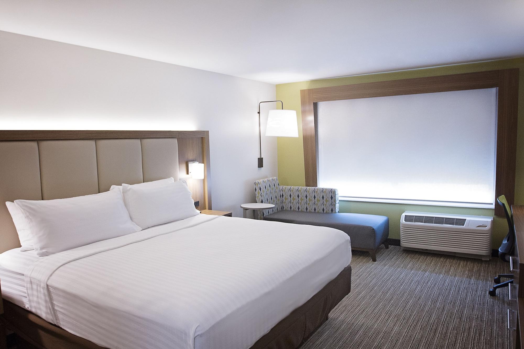 Holiday Inn Express & Suites Greenwood Mall By Ihg Экстерьер фото