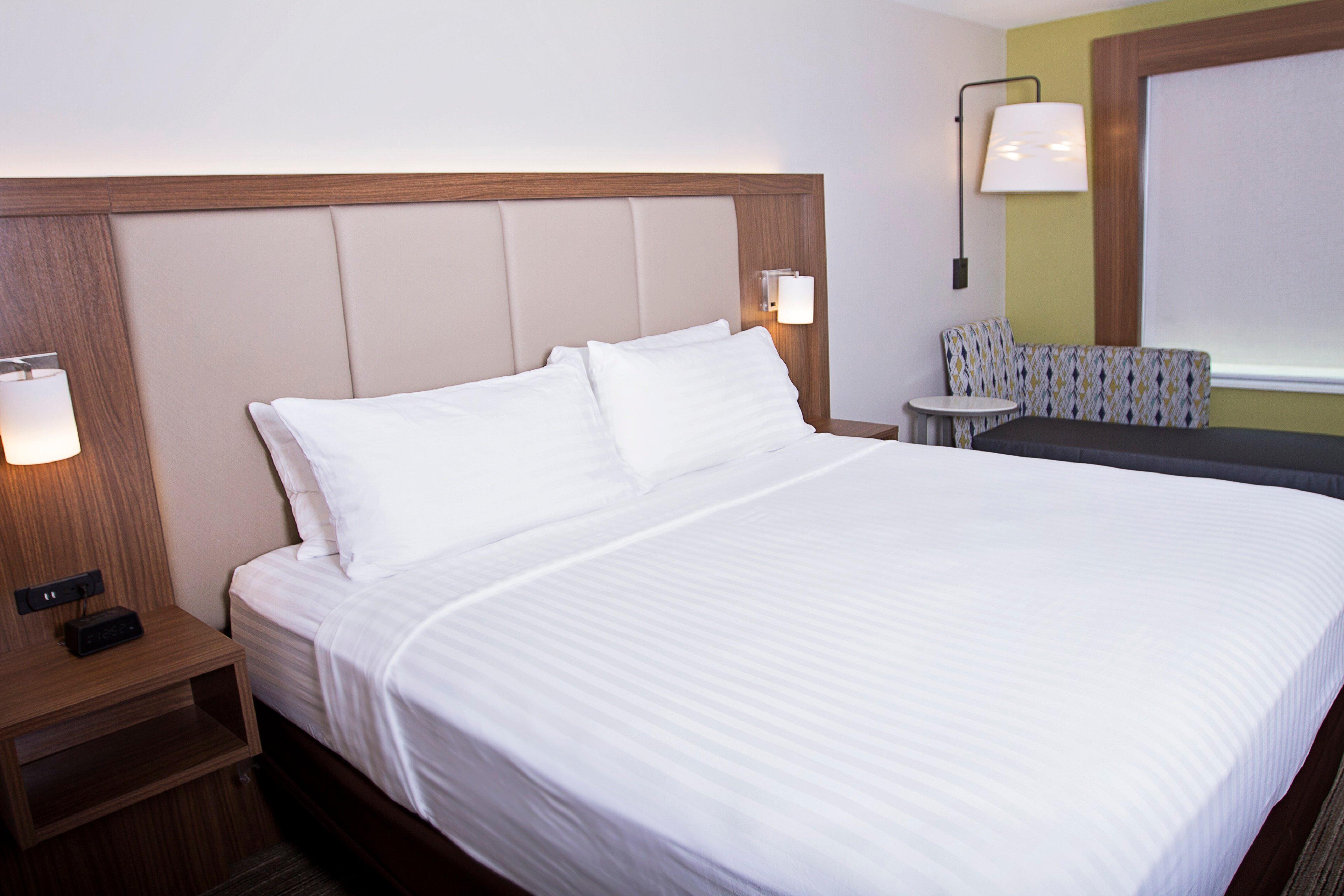 Holiday Inn Express & Suites Greenwood Mall By Ihg Экстерьер фото