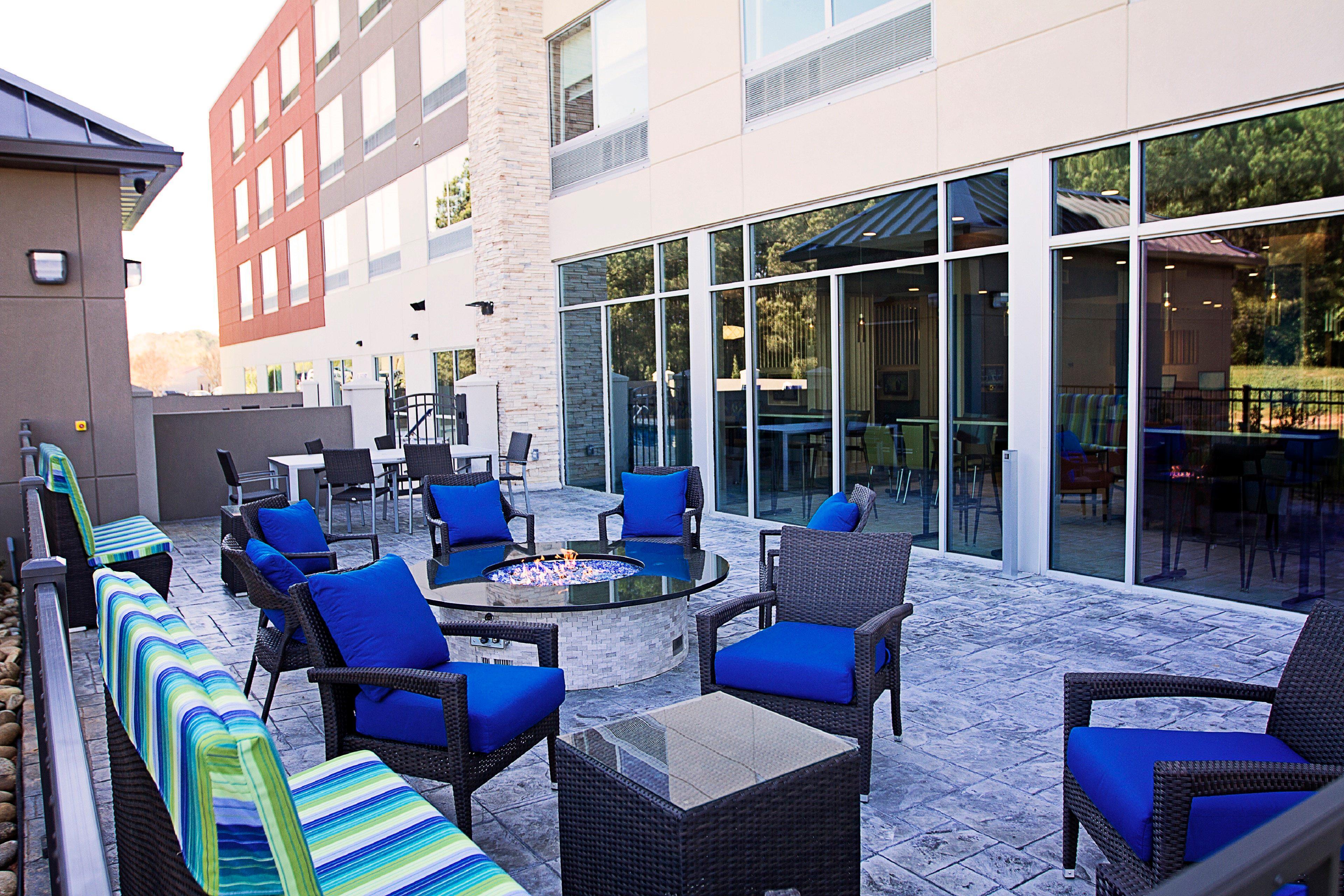 Holiday Inn Express & Suites Greenwood Mall By Ihg Экстерьер фото