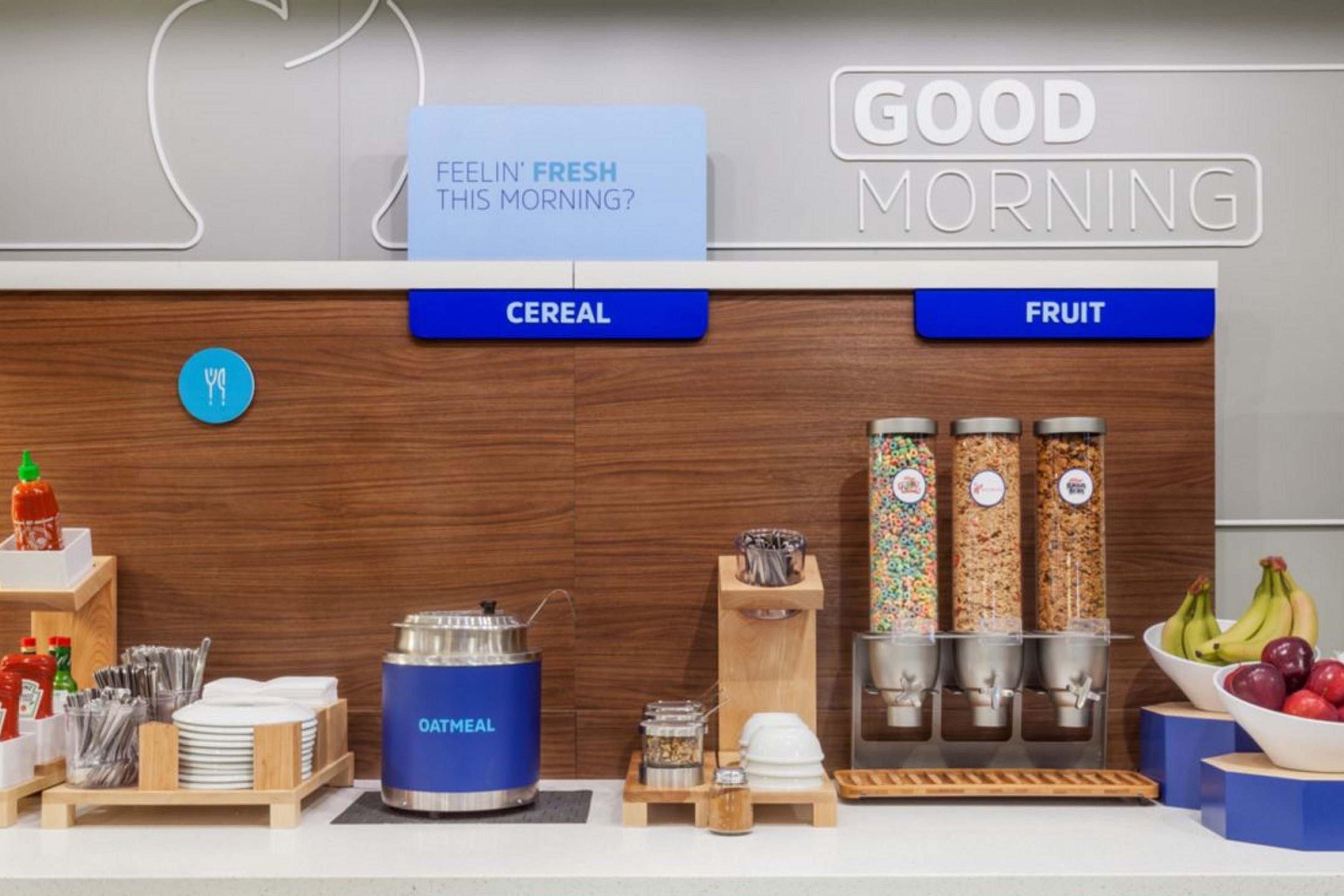Holiday Inn Express & Suites Greenwood Mall By Ihg Экстерьер фото