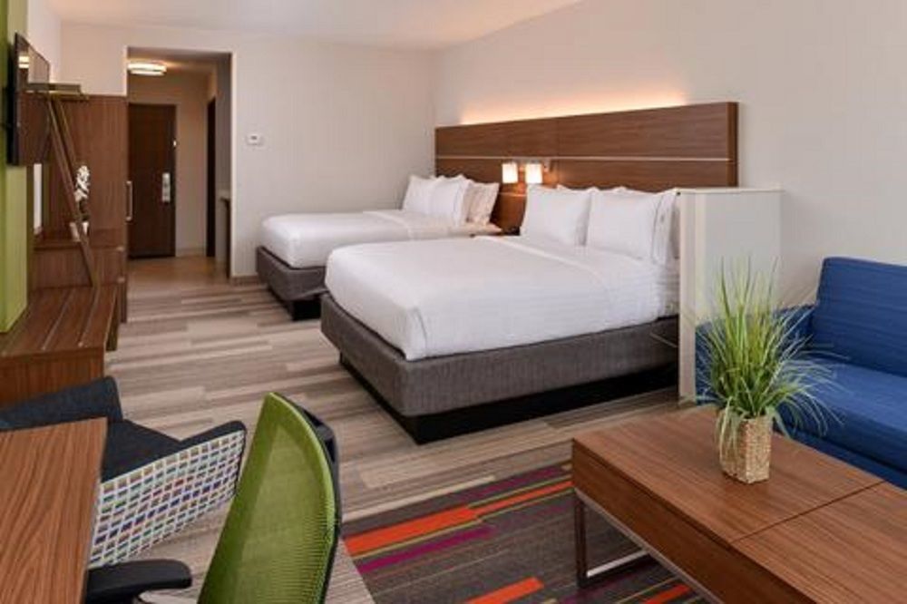 Holiday Inn Express & Suites Greenwood Mall By Ihg Экстерьер фото