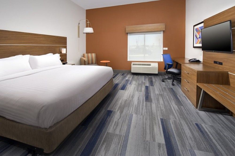 Holiday Inn Express & Suites Greenwood Mall By Ihg Экстерьер фото