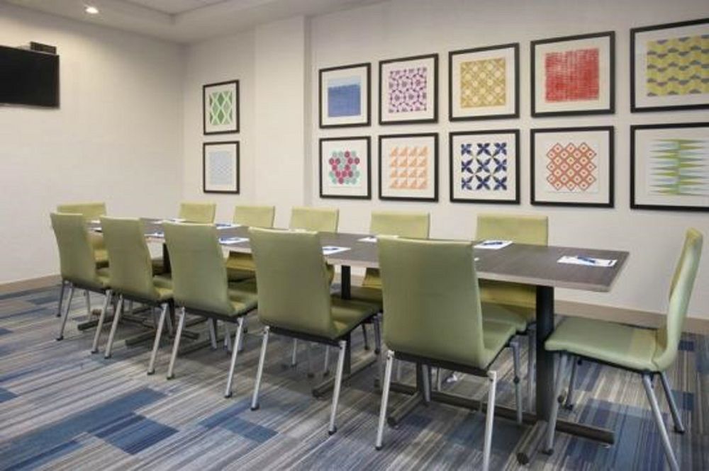 Holiday Inn Express & Suites Greenwood Mall By Ihg Экстерьер фото