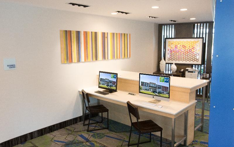 Holiday Inn Express & Suites Greenwood Mall By Ihg Экстерьер фото